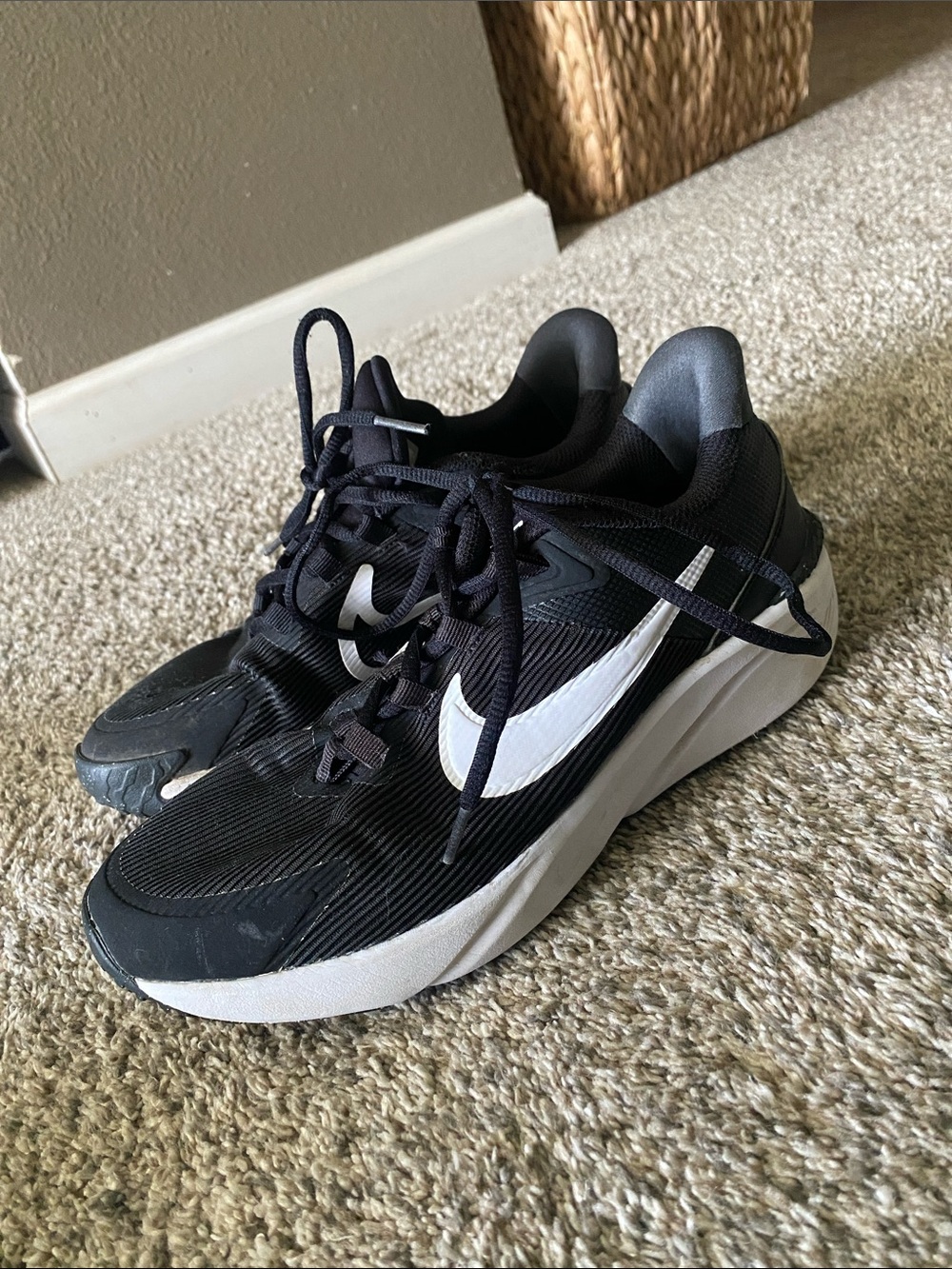 Nike Black and White Star Runner